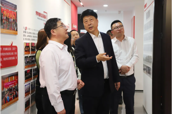 济宁市兖州工业园区党工委书记、管委会主任王智一行到访苏州市山东商会(图2)