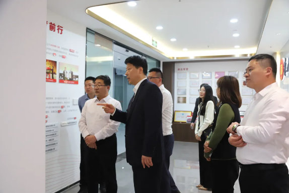 济宁市兖州工业园区党工委书记、管委会主任王智一行到访苏州市山东商会(图3)