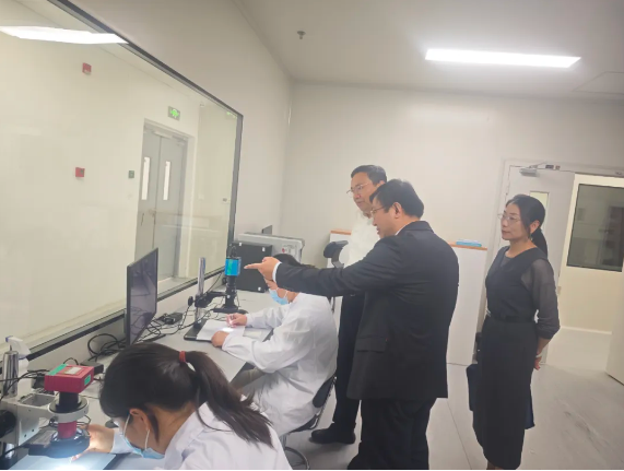 济南市人民政府驻上海（厦门）办事处主任毕敬涛一行到访苏州市山东商会(图11)