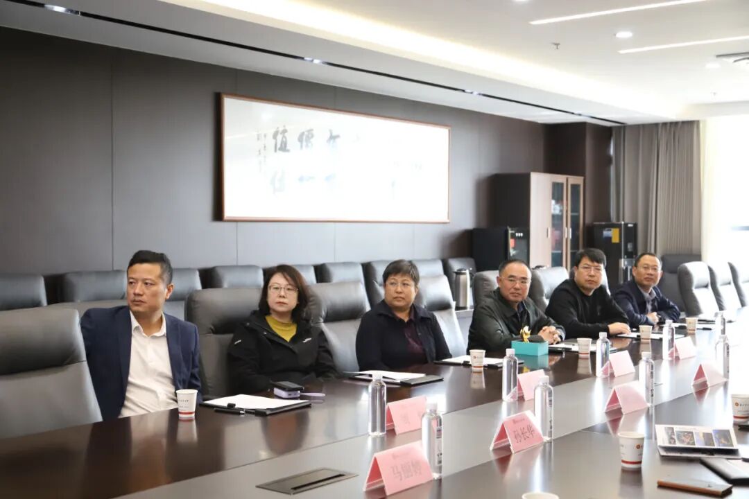 北京大学现代农业研究院管理服务中心主任，峡山区党工委书记、管委会主任李永光一行到访苏州市山东商会(图6)